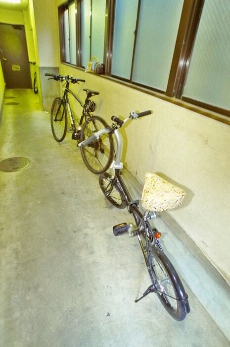 物件外観写真4　(駐輪場)