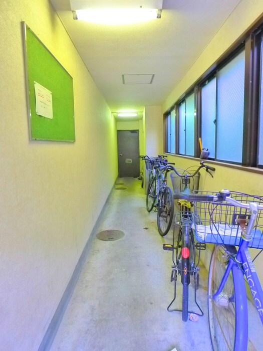 物件外観写真6　(駐輪場)