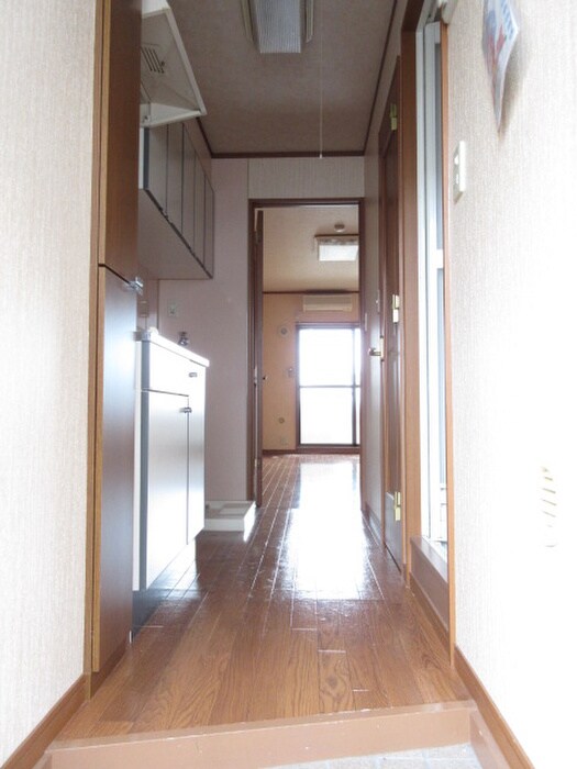 物件内観写真13　(廊下)