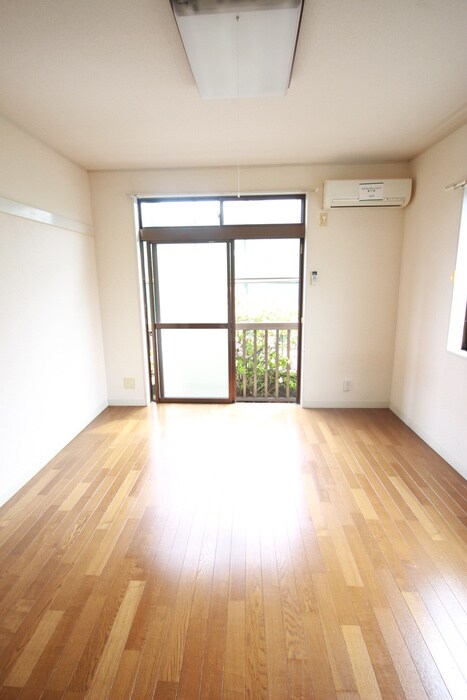 物件内観写真4　(居室)