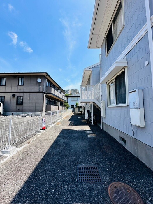 物件外観写真4　(エントランス部分)