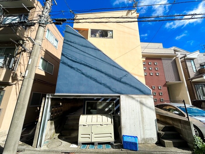 物件外観写真5　(エントランス部分)