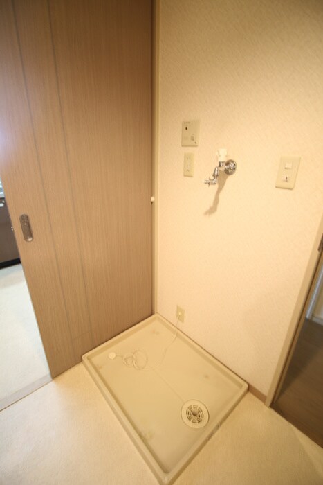 物件内観写真12　(洗濯機置場)