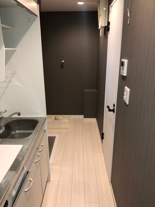 物件内観写真13　(廊下)