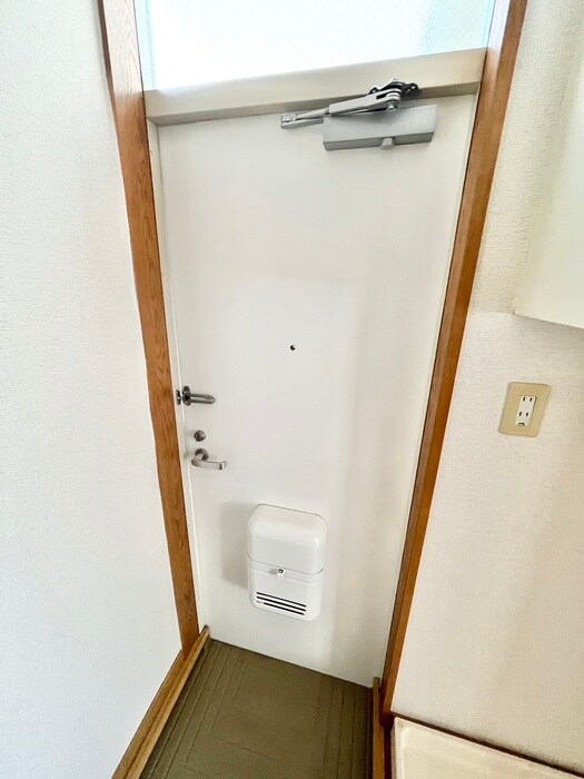 物件内観写真14　(玄関)