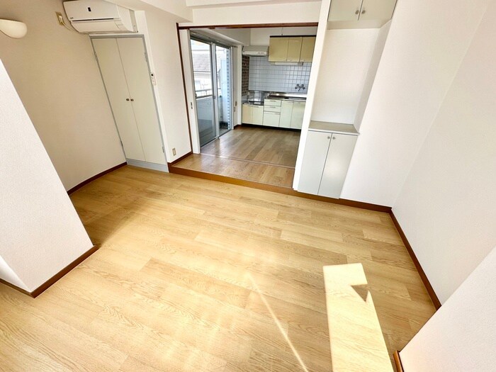 物件内観写真8　(居室)