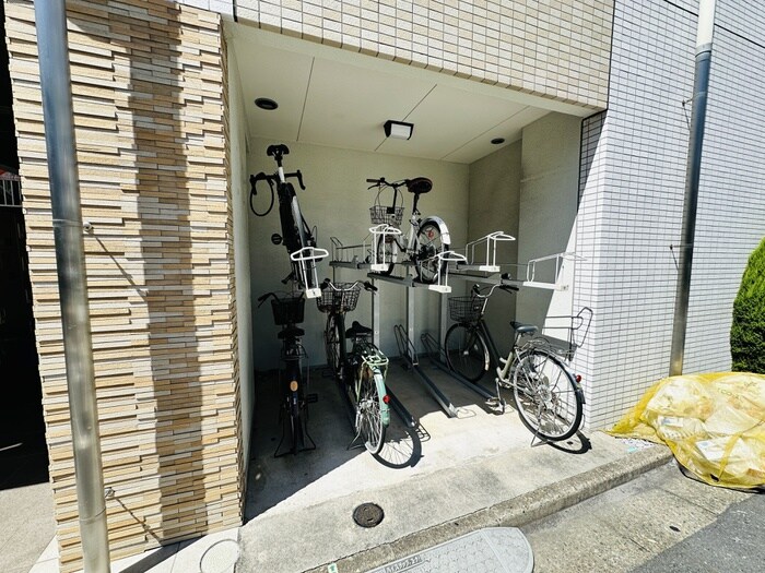 物件外観写真3　(駐輪場)