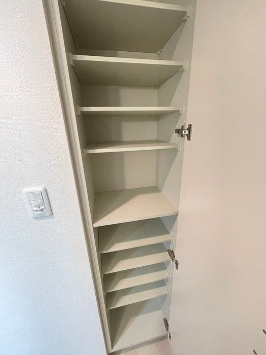 物件内観写真15　(靴箱)