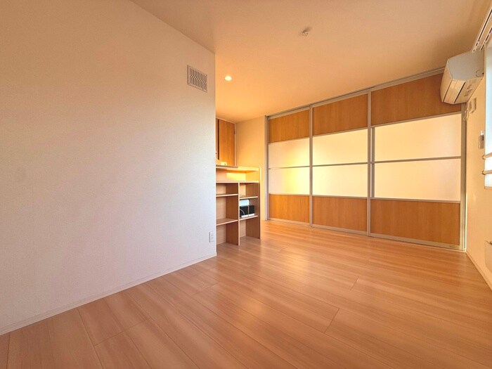物件内観写真8　(居室)