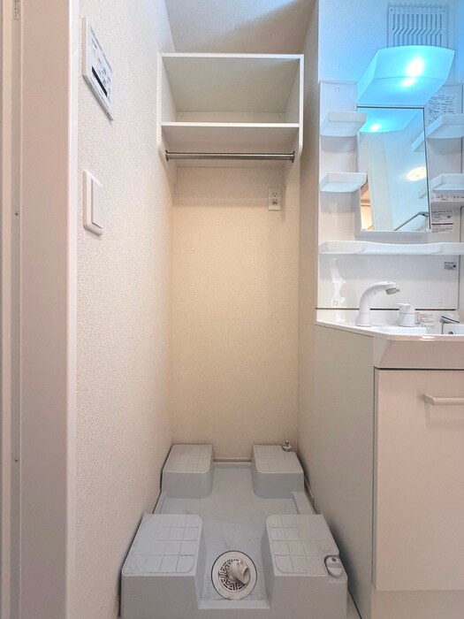 物件内観写真15　(洗濯機置場)