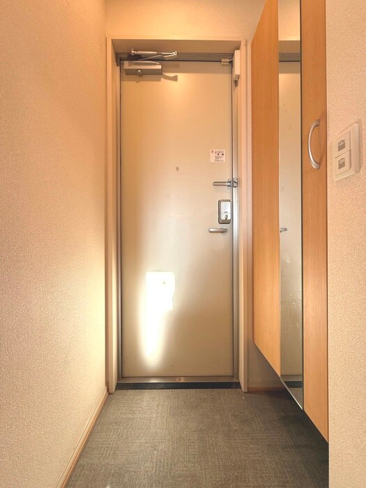 物件内観写真21　(玄関)