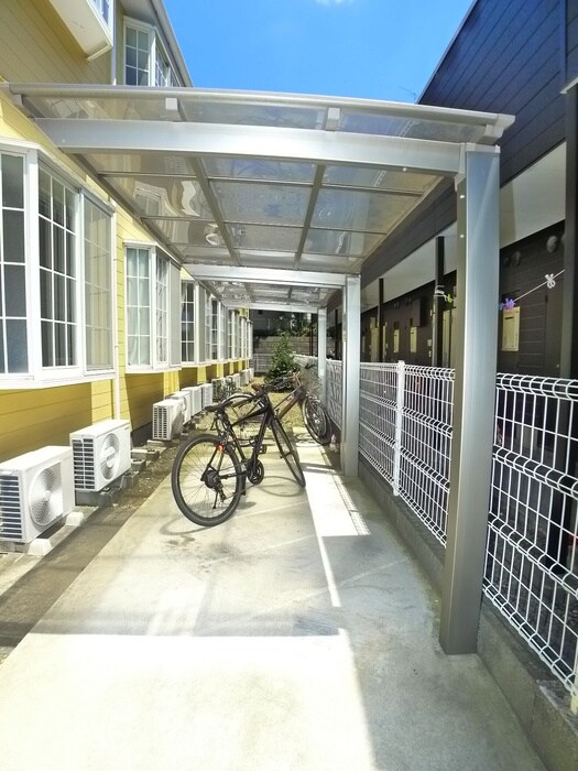 物件外観写真3　(駐輪場)