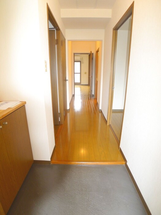 物件内観写真14　(玄関)