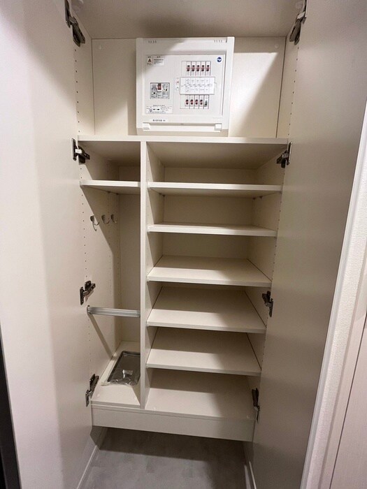 物件内観写真8　(靴箱)