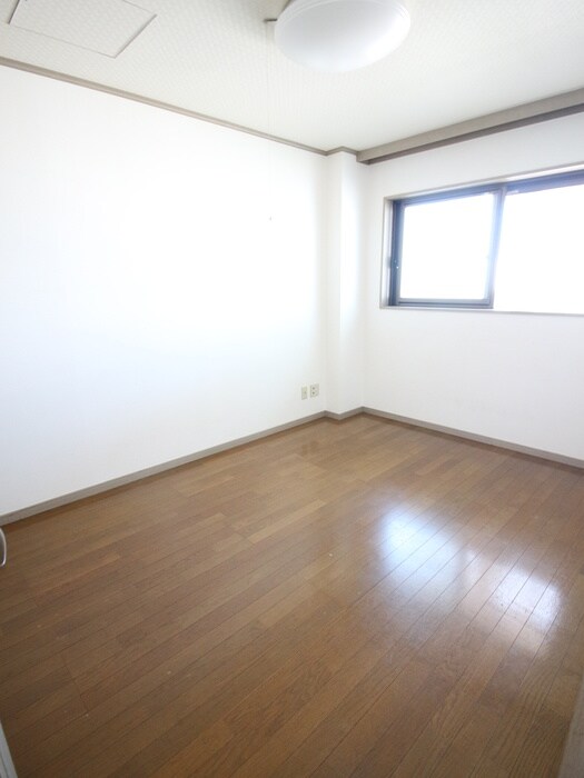 長嶋ビルの居室