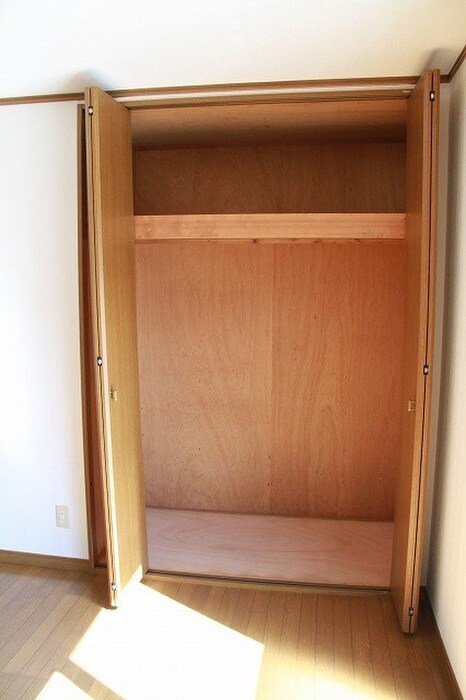 物件内観写真12　(収納)