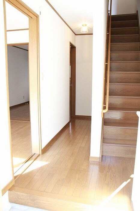 物件内観写真15　(玄関)