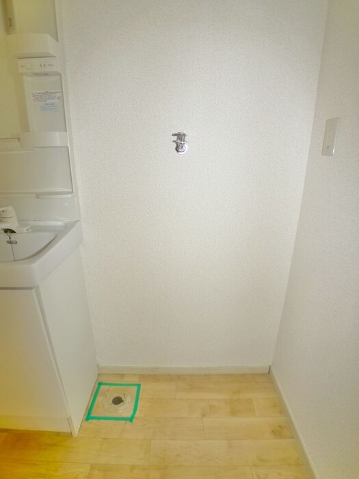 物件内観写真15　(洗濯機置場)