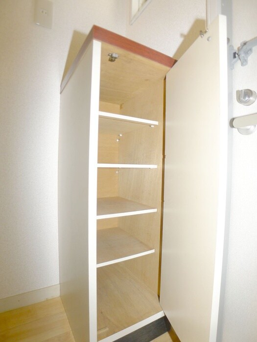 物件内観写真18　(靴箱)