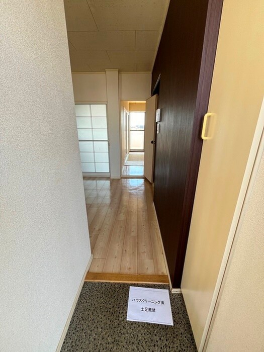 物件内観写真9　(玄関)