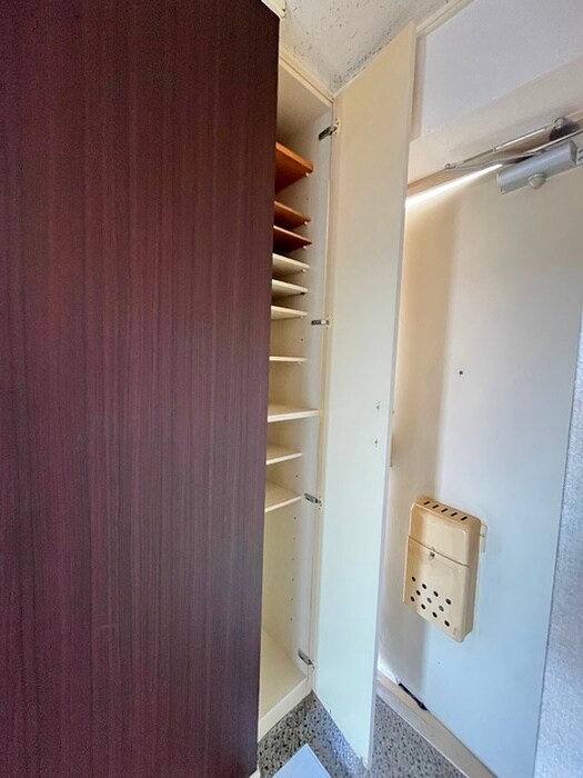 物件内観写真11　(靴箱)