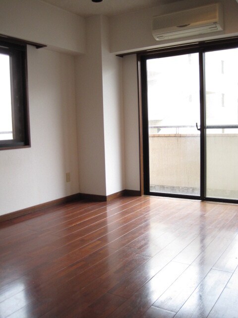 綾東ヴィレヂ弐番館の居室