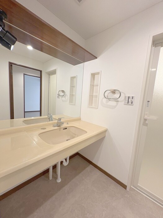 物件内観写真12　(洗面)