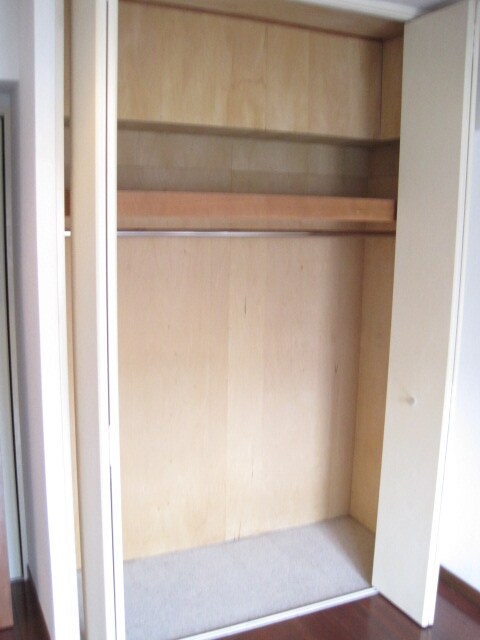 綾東ヴィレヂ弐番館の収納