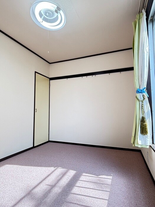 物件内観写真9　(居室)