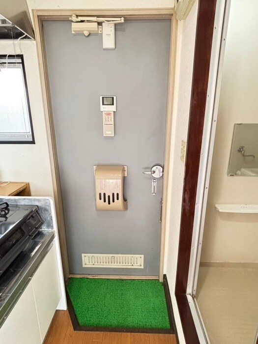 物件内観写真15　(玄関)