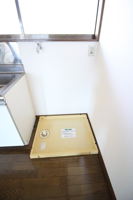 物件内観写真15　(洗濯機置場)