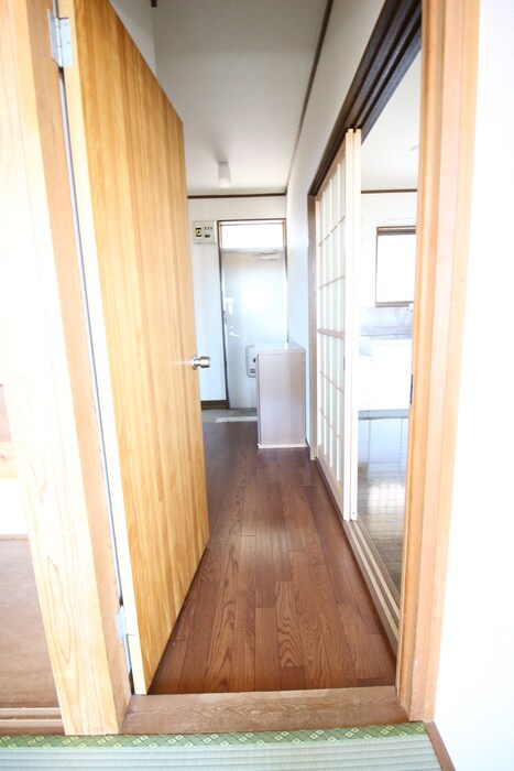 物件内観写真16　(廊下)