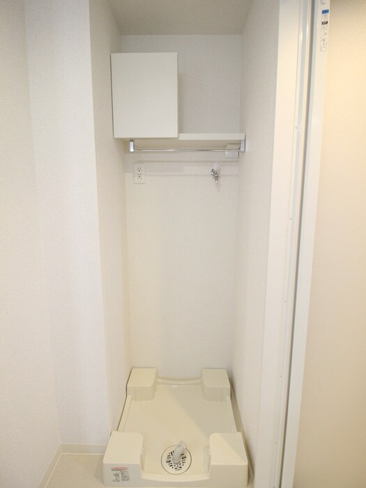 物件内観写真16　(洗濯機置場)