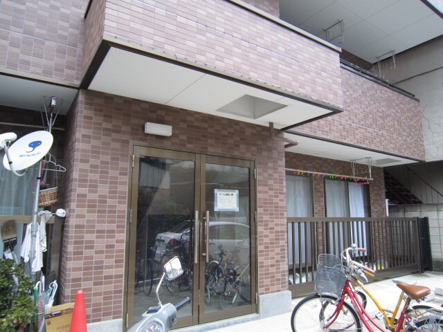 物件外観写真3　(エントランス部分)