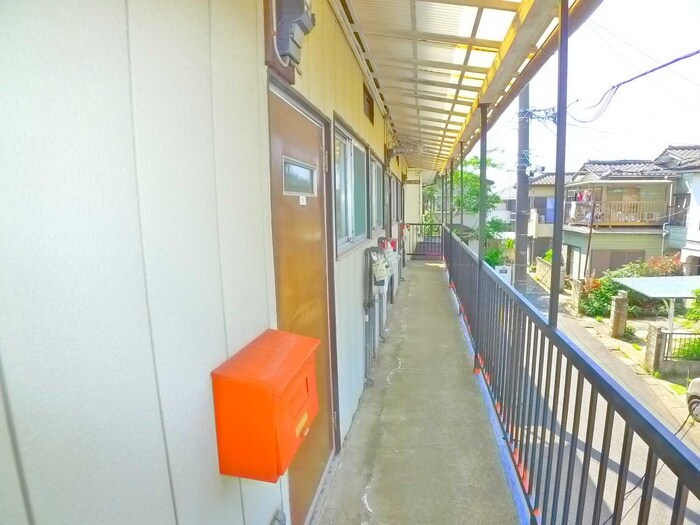 物件外観写真6　(エントランス部分)