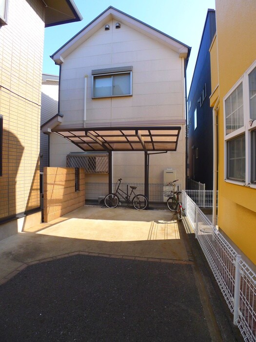 物件外観写真3　(駐輪場)