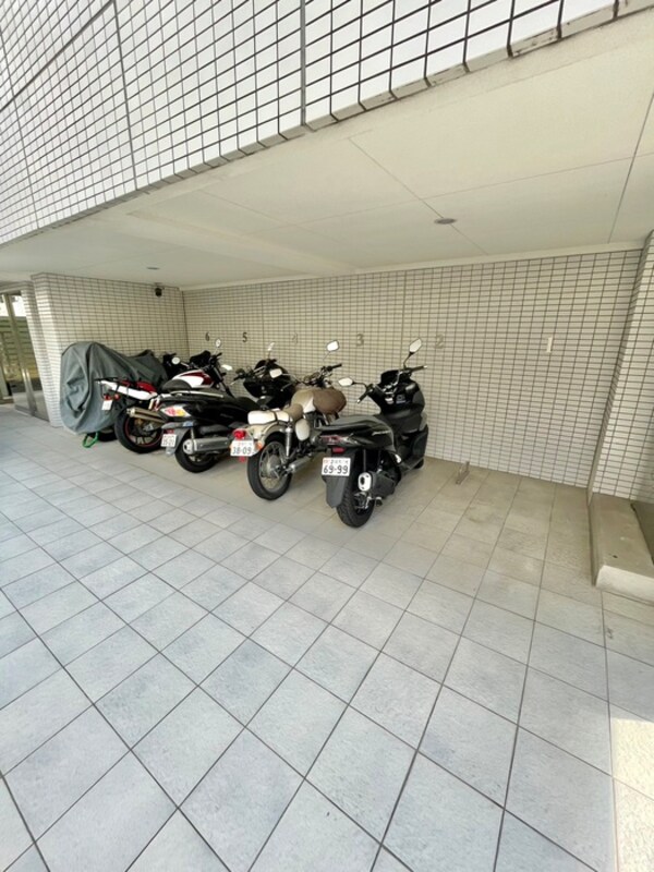 バイク置き場