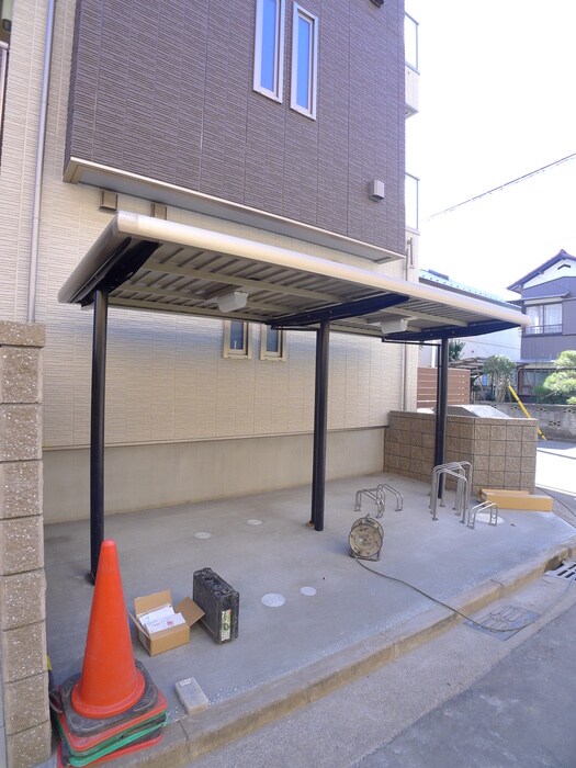 物件外観写真4　(駐輪場)