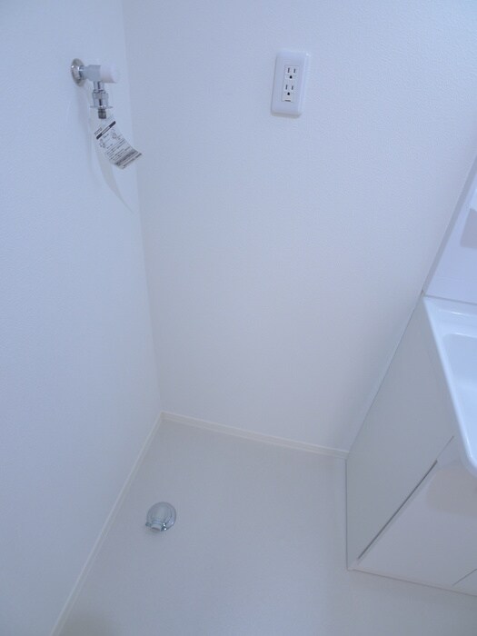 物件内観写真17　(洗濯機置場)