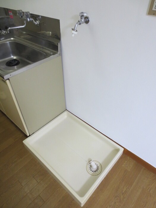 物件内観写真13　(洗濯機置場)