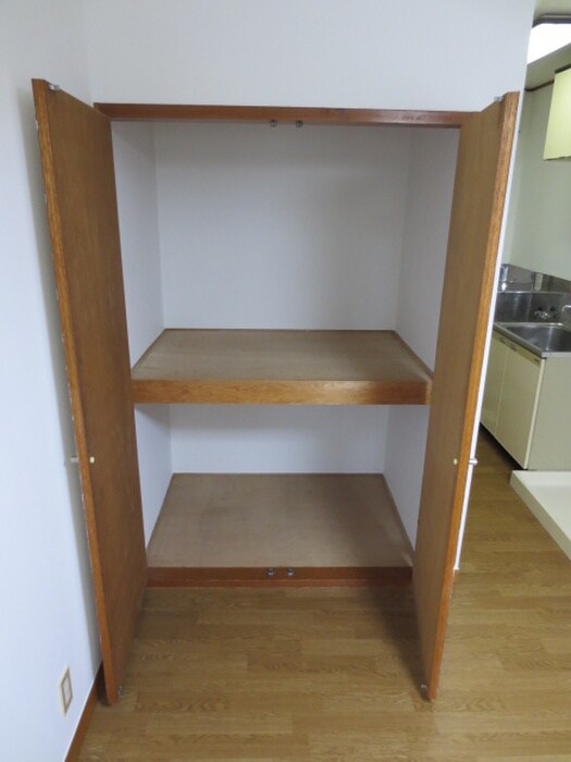 物件内観写真16　(収納)