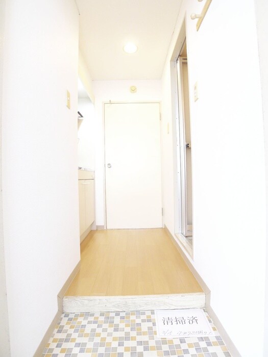 物件内観写真15　(玄関)