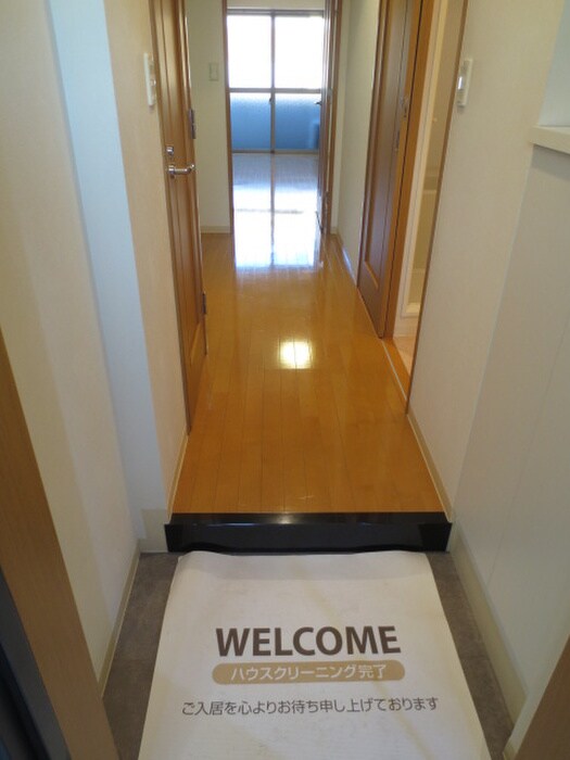 物件内観写真14　(玄関)