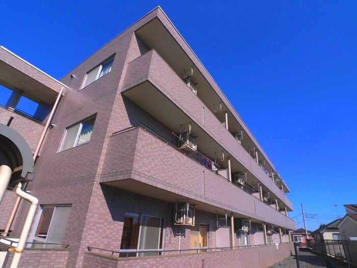 ストニッシュ中山の物件外観写真