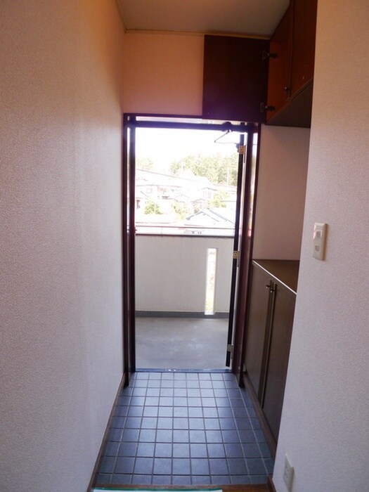 物件内観写真11　(玄関)