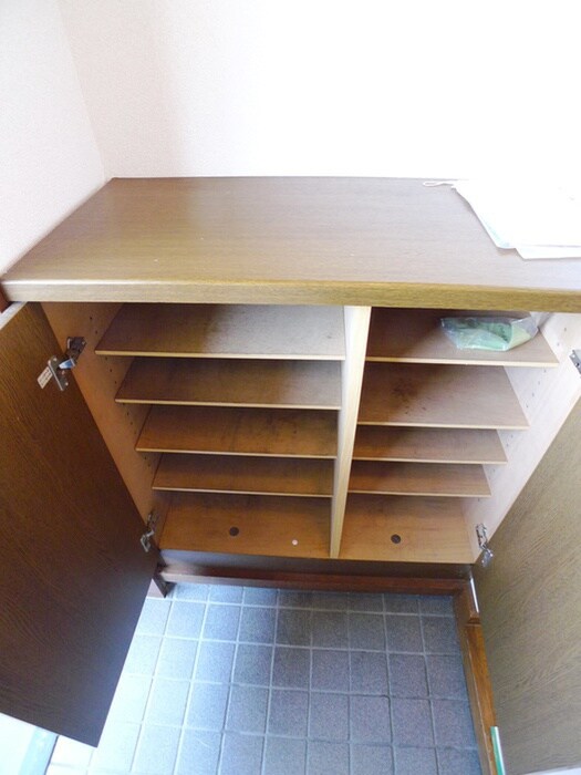 物件内観写真12　(靴箱)