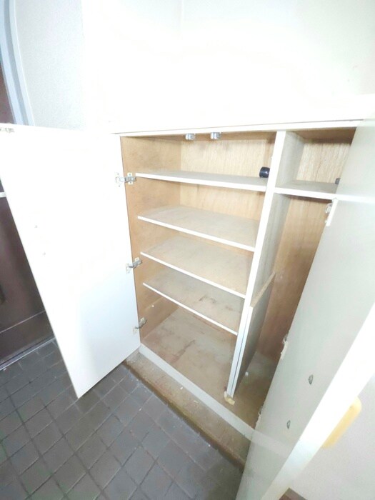 物件内観写真14　(靴箱)