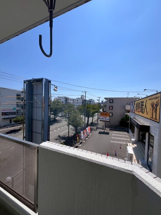 物件内観写真15　(室内からの展望)