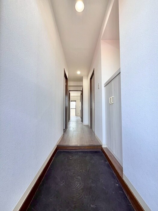 物件内観写真16　(廊下)