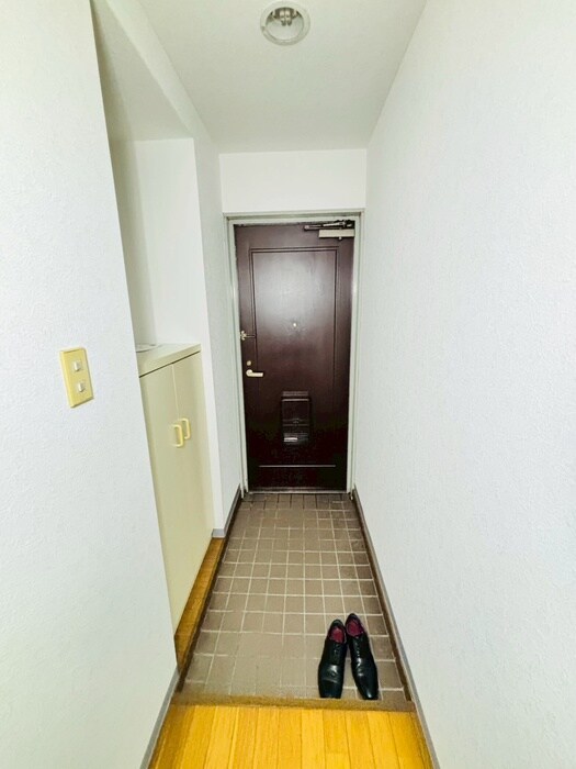 物件内観写真16　(玄関)